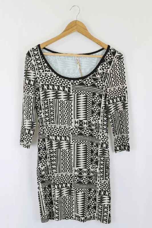 Spicy Sugar Black And White Patterned Dress 10