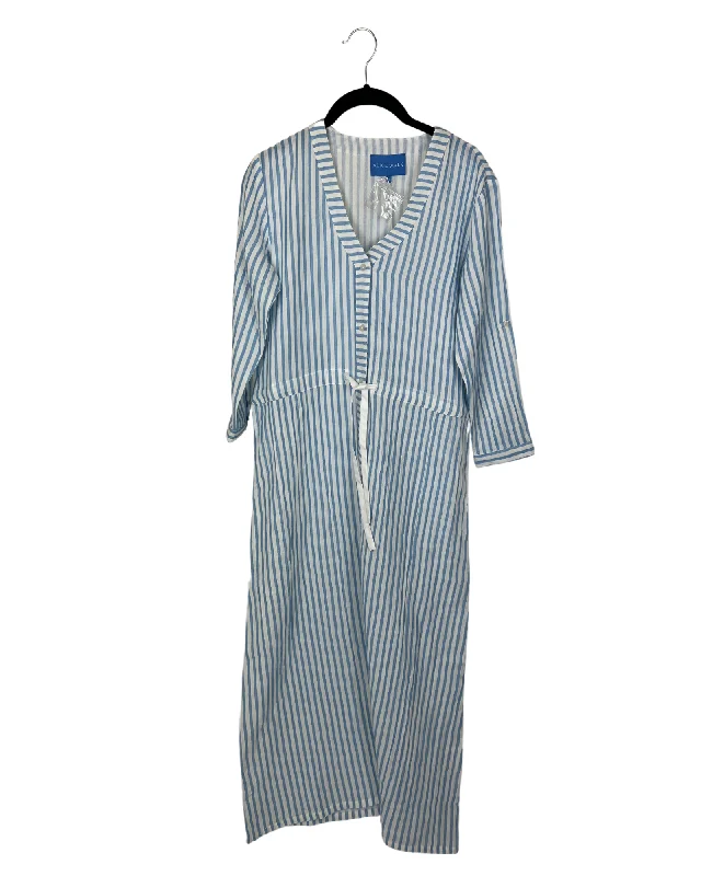 Blue And White Adjustable Waist Dress - Size 0/2, 12/14 and 16 Turtleneck Neckline Stylish Blue And White Adjustable Waist Dress - Size 0/2, 12/14 and 16 Turtleneck Neckline Stylish