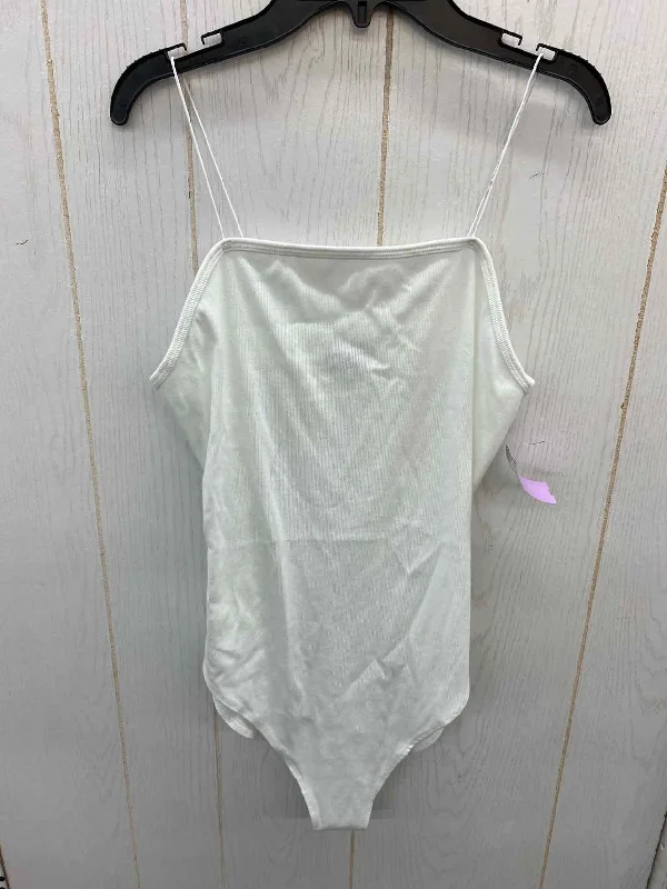Wild Fable White Womens Size L Tank Top cherry red tank