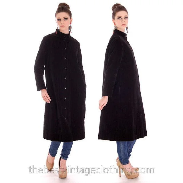 Vintage 1970s  Vuokko Suomi Finland Black Polyester Velvet  Coat Snap Front Mod 38 Fits S to M Puff Sleeve Overcoat